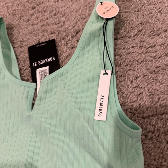forever 21 mint green ribbed crop top - Picture 2 of 8